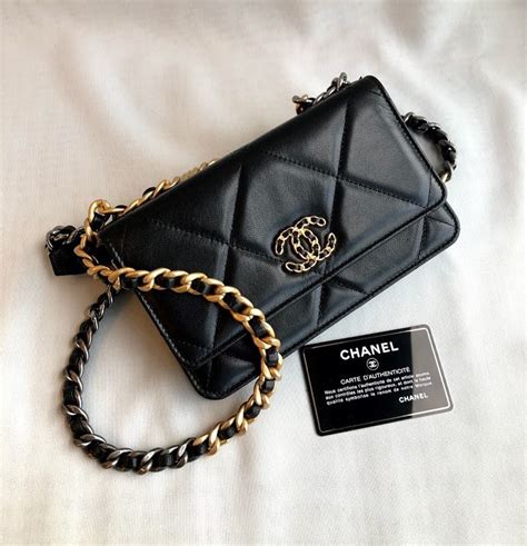 chanel 19 wallet on chain gold|chanel wallet on chain preis.